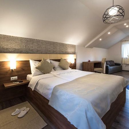 Guest House Vana Korenica Ngoại thất bức ảnh