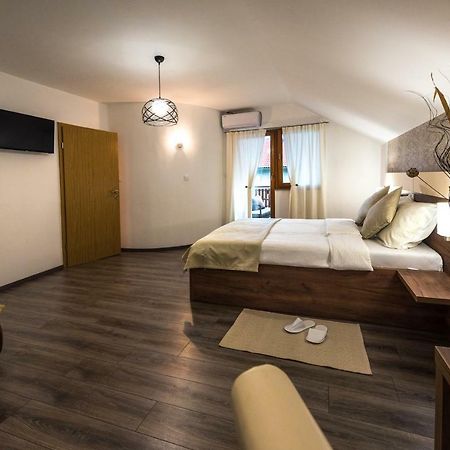 Guest House Vana Korenica Ngoại thất bức ảnh