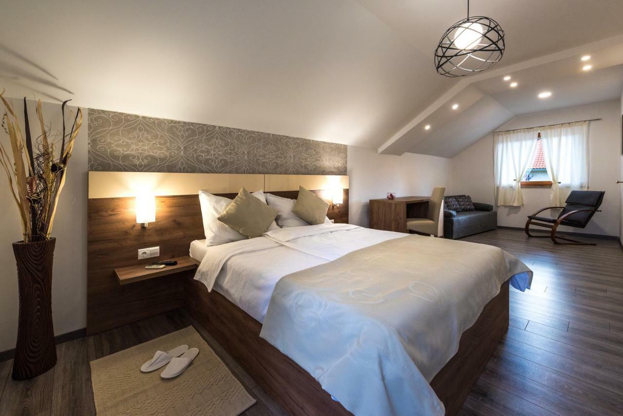 Guest House Vana Korenica Ngoại thất bức ảnh