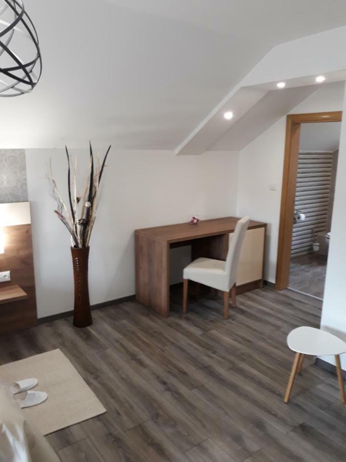 Guest House Vana Korenica Ngoại thất bức ảnh