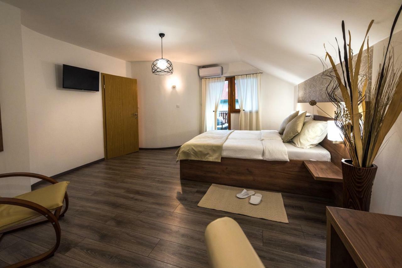 Guest House Vana Korenica Ngoại thất bức ảnh