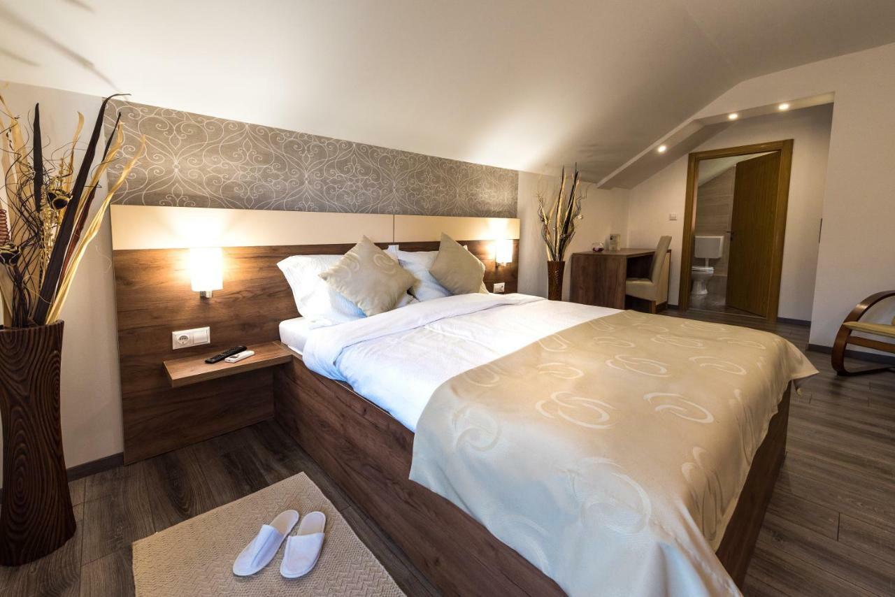 Guest House Vana Korenica Ngoại thất bức ảnh